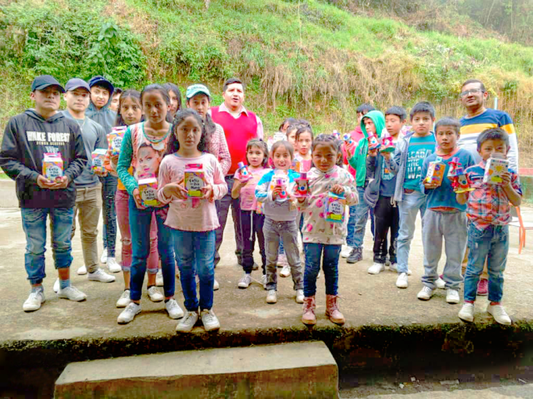 Agasajo a los niños en su día